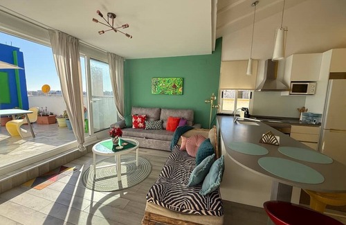 Arrancapins Apartment | PETITE PENTHOUSE (1 bedroom)