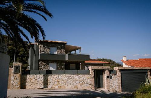 Phocis Region Villa | PETRINO VILLA Sxinos