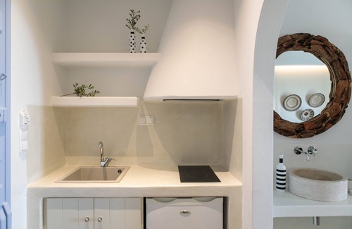 Naxos House | Phoenicia Naxos