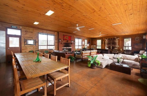 Ballan Cabin | Phoenix Park Ballan - Group Accomodation, Festival venue, Retreat