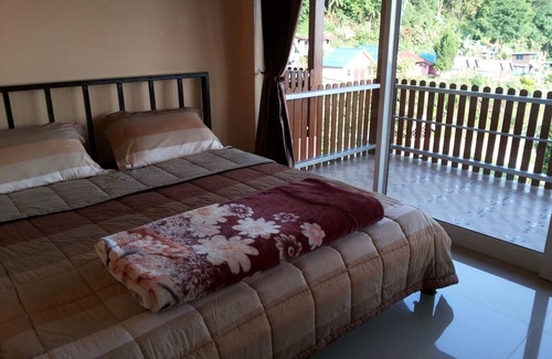 Wiang Kaen Hotel | Phucheefah yodmanee Resort