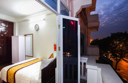 Long Bien Hotel | Phuong Trang Hotel Hanoi