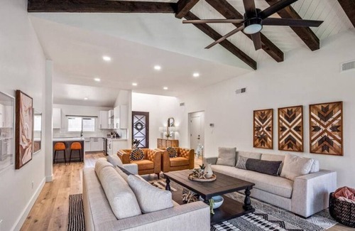 Paradise Valley Village House | Pickelball Paradise+Putting Green+Heated Pool+Table Tennis