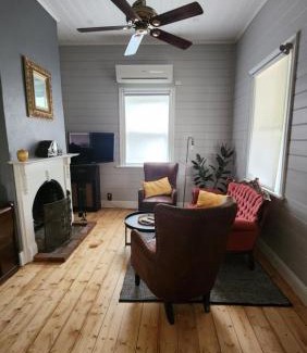 Ferntree Gully House | 'Pickett's Cottage' - Circa 1868 - Oldest in Knox!