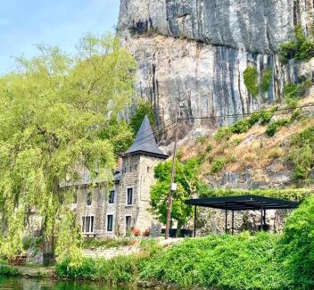 Profondeville House | Pieds dans l'eau Private Wellness Bordure de Meuse