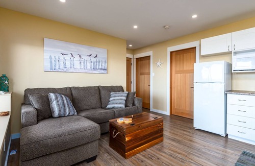 Campbell River House | Pier View Suite, Stunning Ocean View.