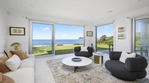 Pearl Beach House | PIHI Beachfront , Pearl Beach, 5beds, 5 bathrooms
