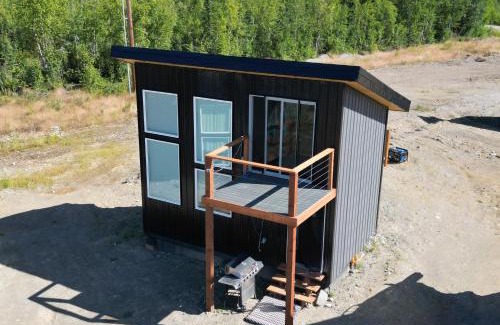 Houston Bed & Breakfast | Pilot Lodge - Beautiful Lofted Tiny House