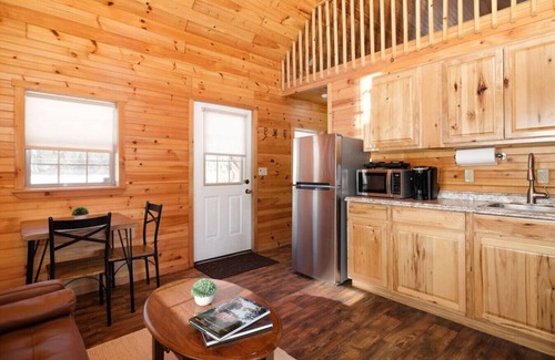 Bethlehem Cabin | Pine Suite: Charming 1BR Log Cabin