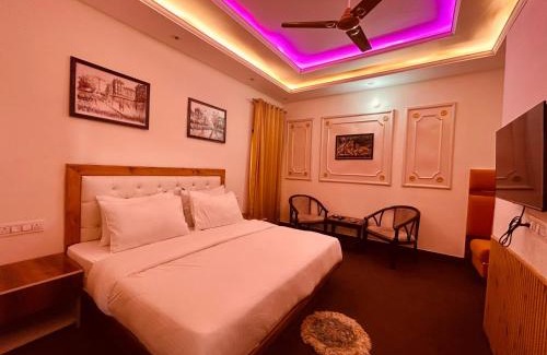 Tallital Hotel | Pine Woods Retreat A Premium Room With Balcony By Anvi