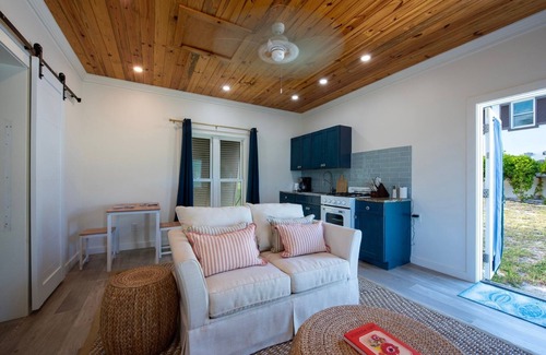 Governor's Harbour House | Pineapple House 4 Bedroom Home