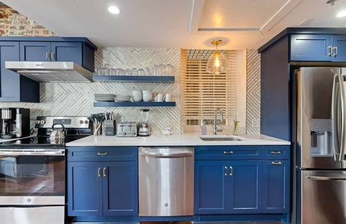 French Quarter House | Pineapple Place | Spacious 4BR Historic District!
