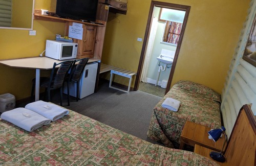 Nelson Hotel | Pinehaven Motel