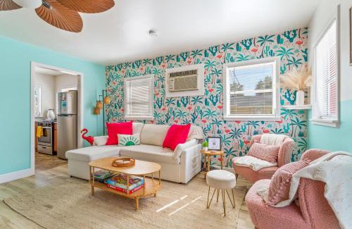 Downtown Dunedin House | Pink Flamingo