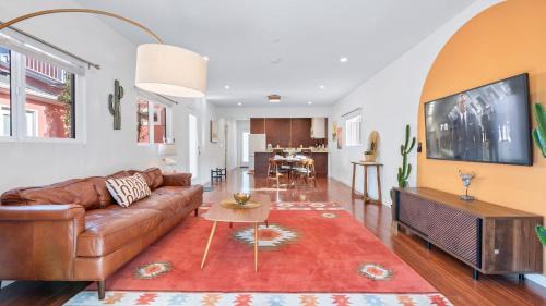 Hollywood Hotel | Pink Revival Historic Remodeled Bungalows Heart of Hollywood