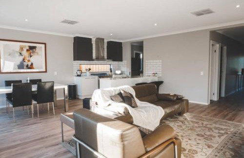 Curlewis Villa | Pinnacle of Comfort on the Bellarine, Curlewis.