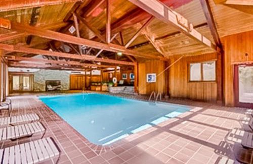 Stratton Mountain House | Piper Ridge B15