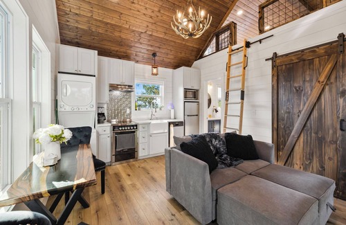 Brevard Cabin | Pisgah Perfect-Hot tub and Views!