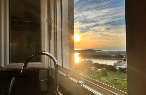 Burela Apartment | Piso en el puerto con vistas al Mar+Wifi+ SmartTv