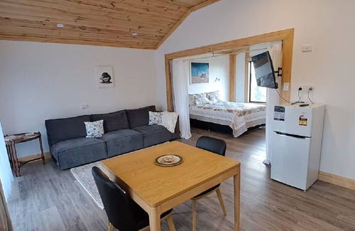 Meander Cabin | Platypus Hollow