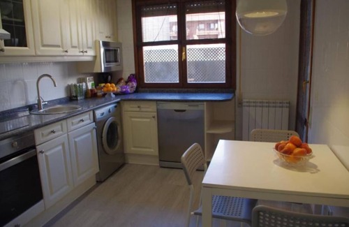 Calahorra Apartment | Pleasant and centrally located apartment well situated for exploring La Rioja