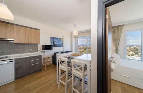 Kepez Apartment | Pleasant Flat with Shared Pool in Kepez