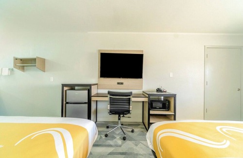 Pleasanton Hotel | Pleasanton Escape Room Near Palmer Ranch Trails