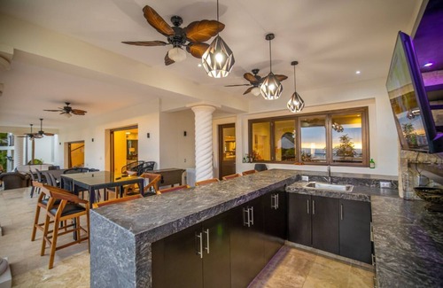 South Shore Hotel Area Villa | Please Inquire Before Booking – Luxury Villa