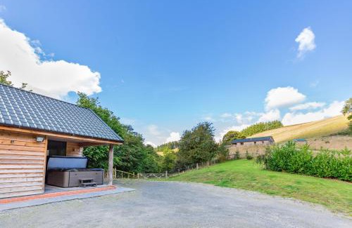 Bleddfa House | Ploony Hill Lodge