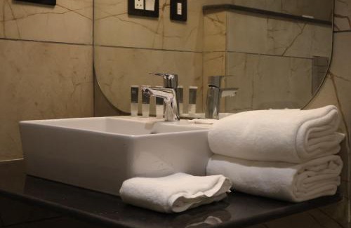 Vellore Hotel | PNS NAKSHATRA LUXURY - hotel