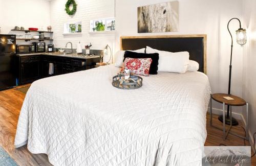 Philomath Apartment | PNW Scenic Loft with Kitchenette