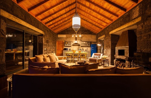 Monte House | Pocinhobay