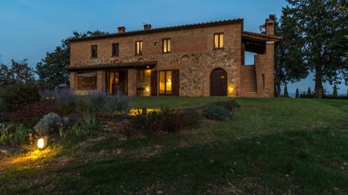 Citta della Pieve Villa | PODERE FABBRICA 12, Emma Villas