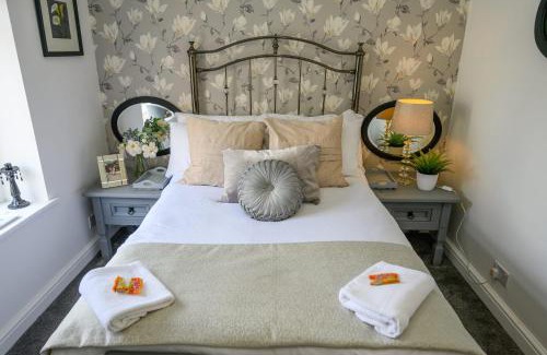 Abercwmboi House | Poet's Cottage Wonderful Cottage In The Welsh Valleys by STAE-Homes
