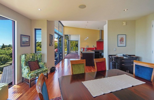 Richmond House | Pohutukawa House - Modern Home with Swimming Pool and Stunning Panoramic Views