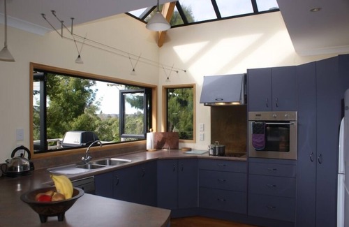 Lake Tarawera House | Pohutukawa Lake House. Relax in comfort in our well equipped lake house.