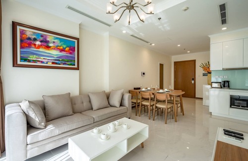 District 10 Apartment | POI 5 4412b 2br in Vinhome Central Park