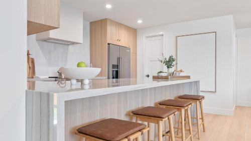 Point Loma Heights House | Point View Retreat by AvantStay Modern Coastal Retreat Near Sunset Cliffs Ocean Beach