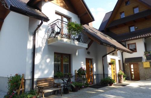 Poreba Wielka House | Pokoje i apartamenty pod Jaworzyną w Koninkach