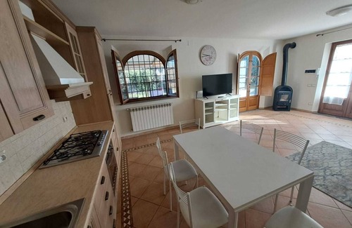 Pontedera Other | Pomegranate Apartment - farmhouse Podere Travalda