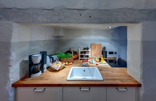 Ahlbeck House | Pommernhaus Urgemütlicher Roter Schwede Sauna Boot - Sauna, fireplace, large garden