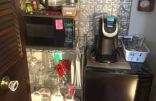 Doylestown Apartment | Pond View Cottage