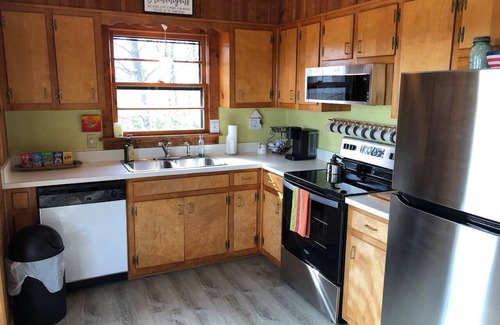 Burks Fork Cabin | Pontificator`s Perch Cabin by Buffalo Mtn Getaway