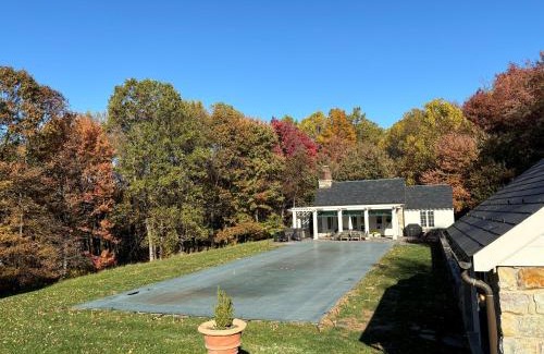 Wrightsville House | Pool Cottage at Roundtop Estate couples oasis