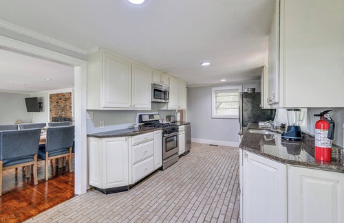 Newnan House | Pool & Deck: Pond-View Getaway in Newnan!