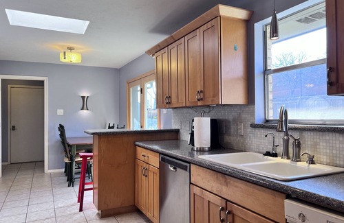 Plano House | Pool, Heated spa, Pickleball court, BBQ