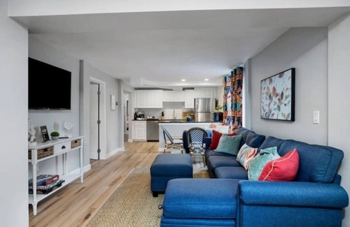 South Gate Ridge House | Pool home with large yard, close to beaches