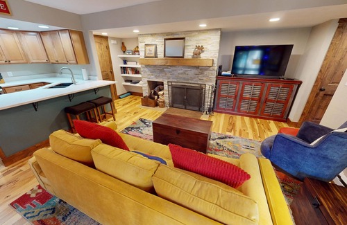 Keystone Condo | Pool, Hot Tub! Comfy 1st Floor Unit. Walk to River, Dining, Activities