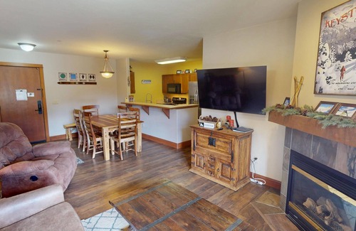 Keystone Condo | Pool, Hot Tub, Elevator, Gym! Walk/Shuttle to Dining, Shops, Events, Weddings