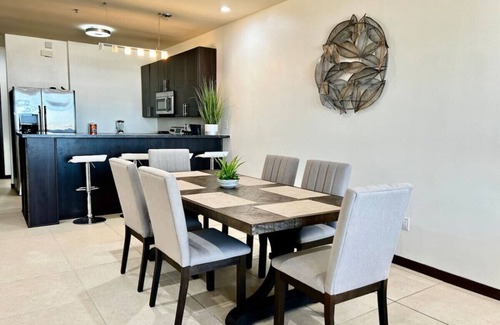 Mission Apartment | Pool & Jacuzzi Condo - Book Now!